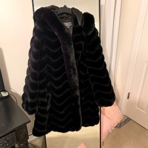 G Gallery NYC faux fur coat near mint condition